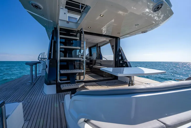 Slide: The Image of Galeon 500 Fly 2021 - 65