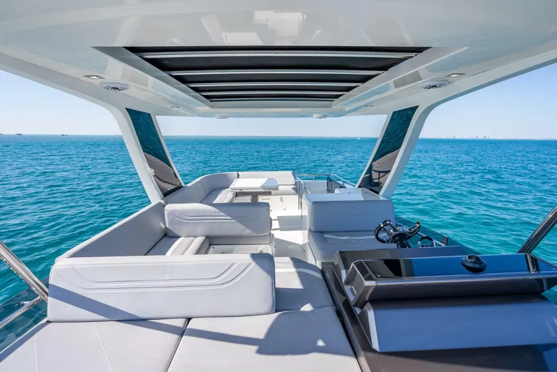 Slide: The Image of Galeon 500 Fly 2021 - 73