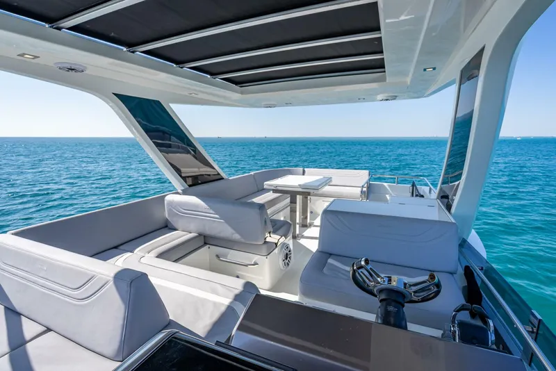 Slide: The Image of Galeon 500 Fly 2021 - 74