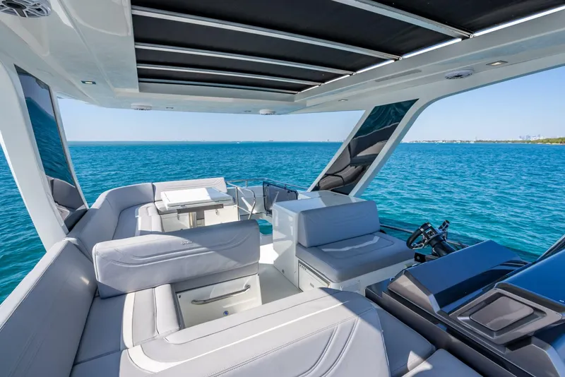 Slide: The Image of Galeon 500 Fly 2021 - 75