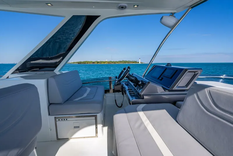 Slide: The Image of Galeon 500 Fly 2021 - 76