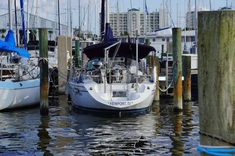 Slide: The Image of Catalina 36 Mkll 2000 - 5