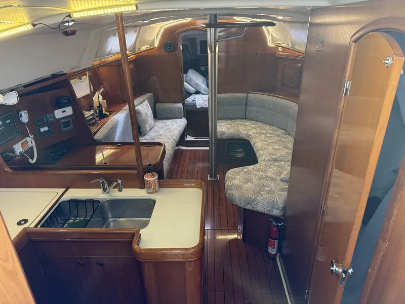Slide: The Image of Beneteau 361 2002 - 18