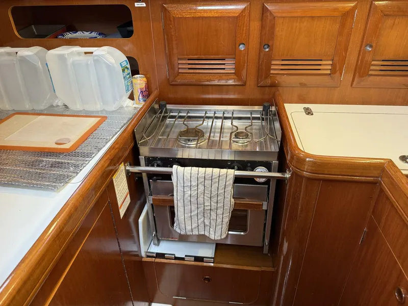 Slide: The Image of Beneteau 361 2002 - 21