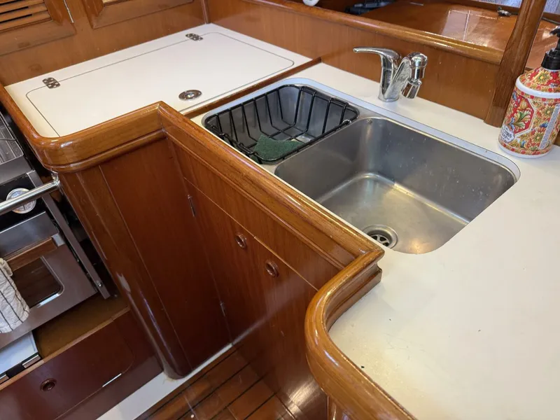 Slide: The Image of Beneteau 361 2002 - 22