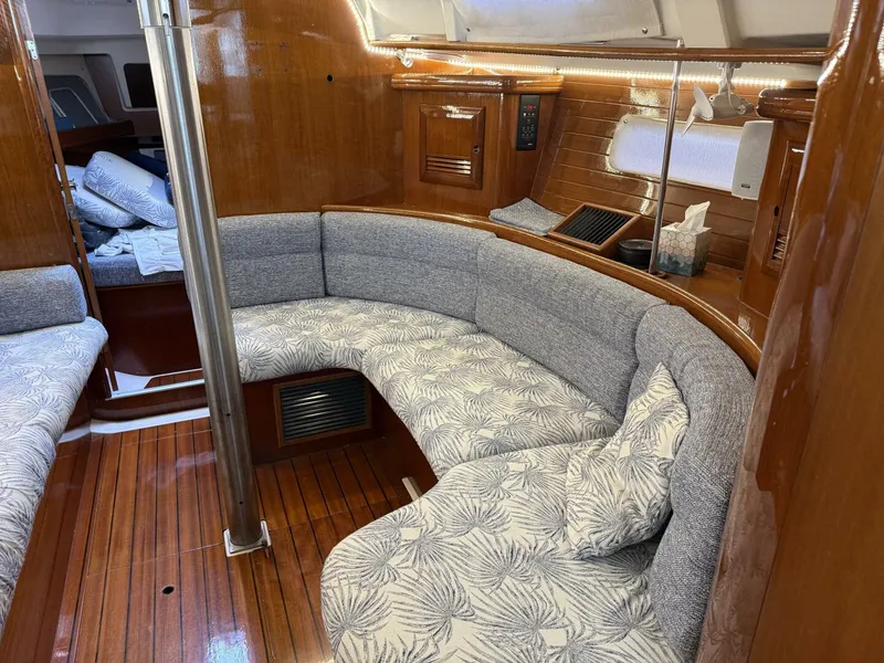 Slide: The Image of Beneteau 361 2002 - 26