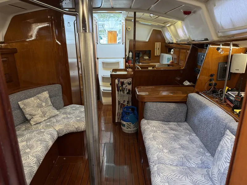 Slide: The Image of Beneteau 361 2002 - 30