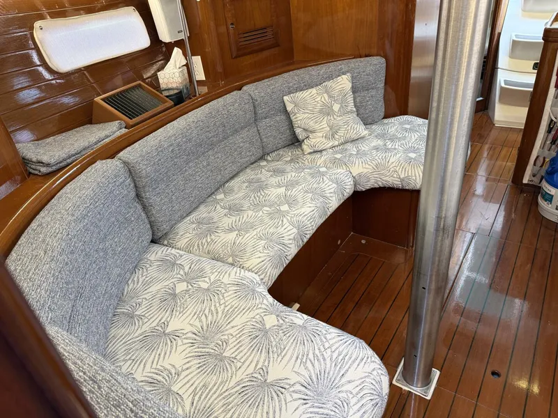 Slide: The Image of Beneteau 361 2002 - 31