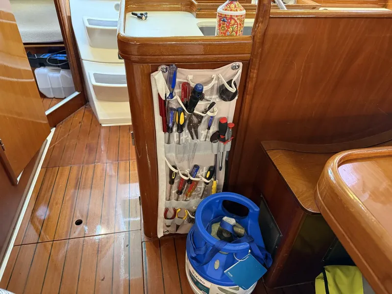 Slide: The Image of Beneteau 361 2002 - 33