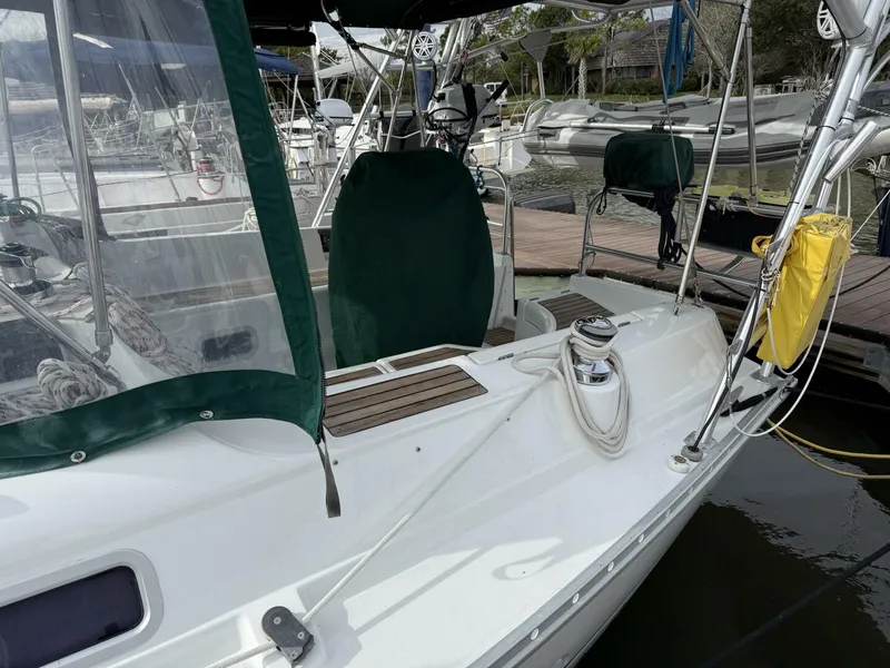 Slide: The Image of Beneteau 361 2002 - 5