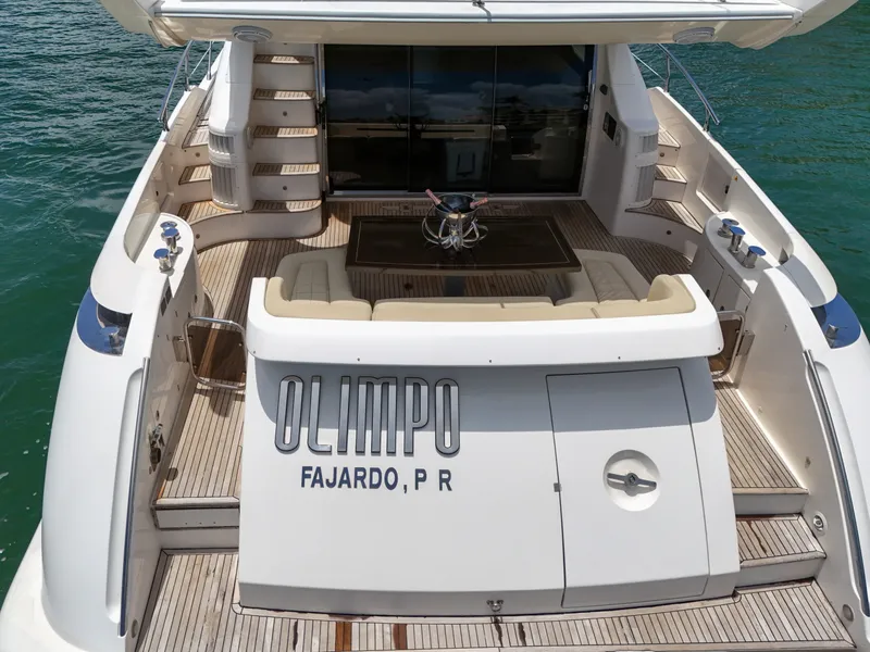 Slide: The Image of Azimut 64 FLY 2012 - 18
