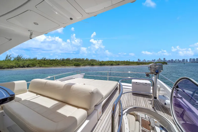 Slide: The Image of Azimut 64 FLY 2012 - 28