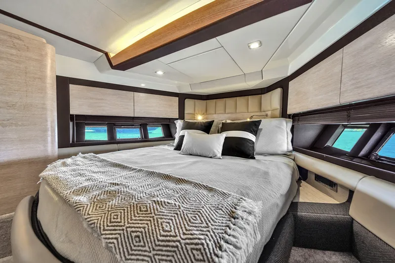 Slide: The Image of Azimut 64 FLY 2012 - 70