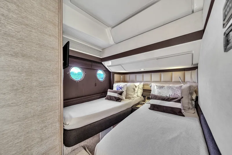 Slide: The Image of Azimut 64 FLY 2012 - 72