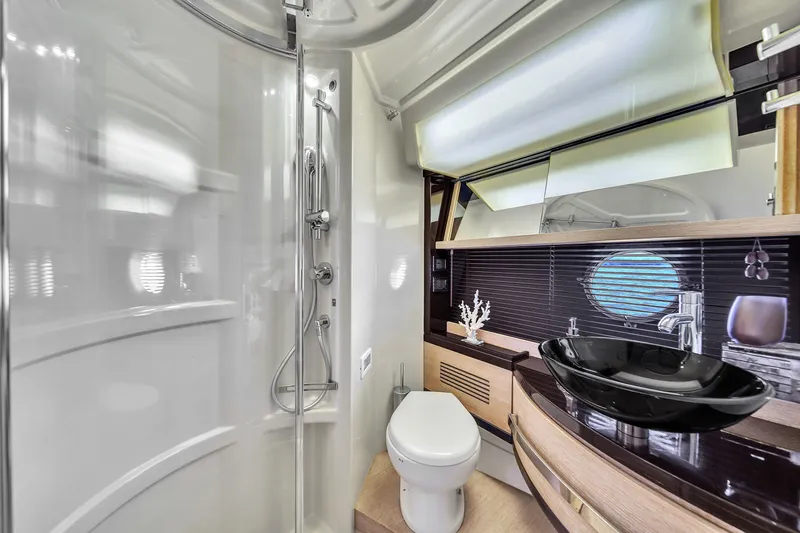 Slide: The Image of Azimut 64 FLY 2012 - 75