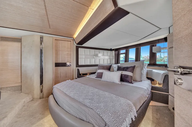 Slide: The Image of Azimut 64 FLY 2012 - 77