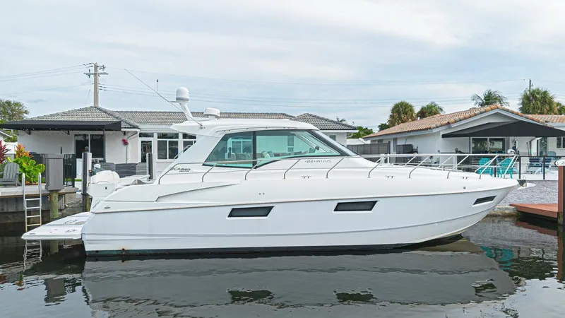 The Image of Cruisers 48 Cantius 2012 - 0