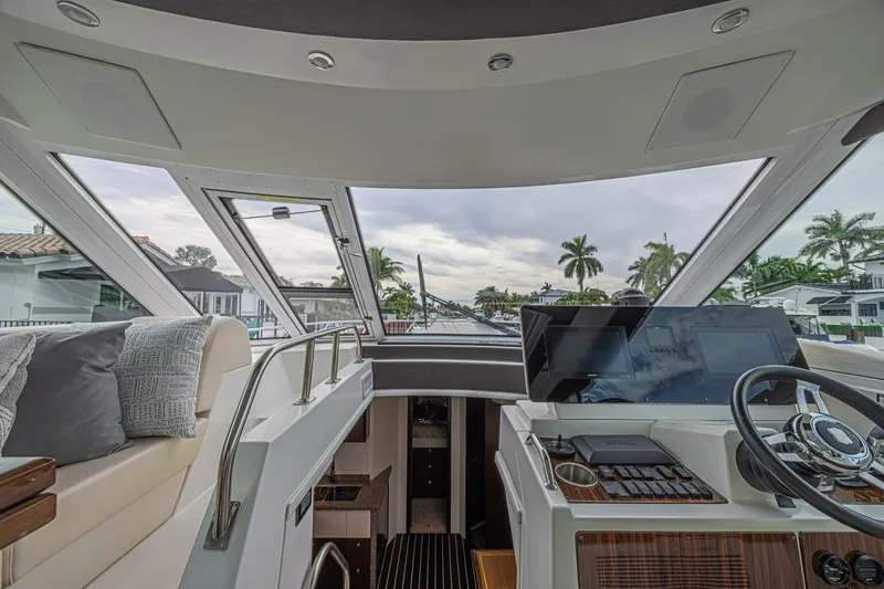 Slide: The Image of Cruisers 48 Cantius 2012 - 22