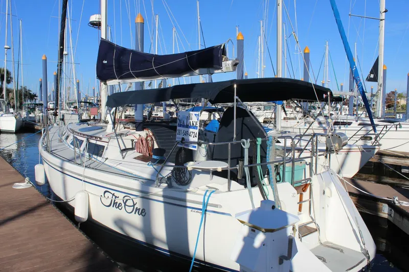 Slide: The Image of Catalina 42 1990 - 41