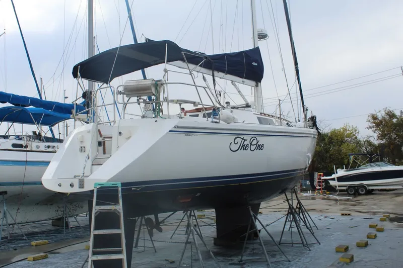 Slide: The Image of Catalina 42 1990 - 5