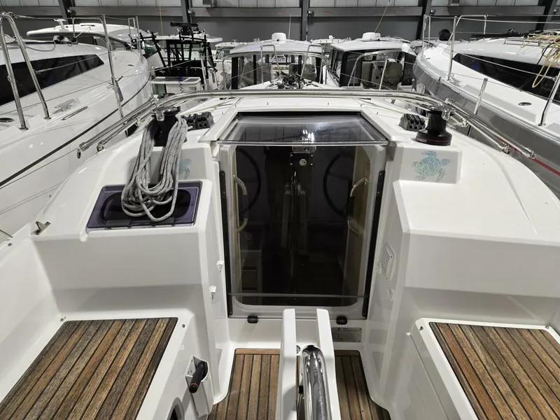 Slide: The Image of Beneteau Oceanis 30.1 2021 - 15
