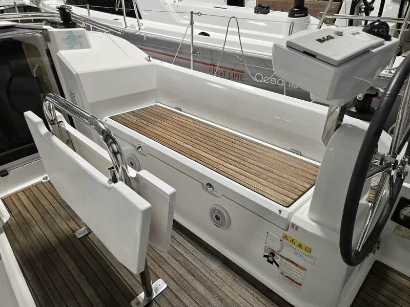 Slide: The Image of Beneteau Oceanis 30.1 2021 - 20