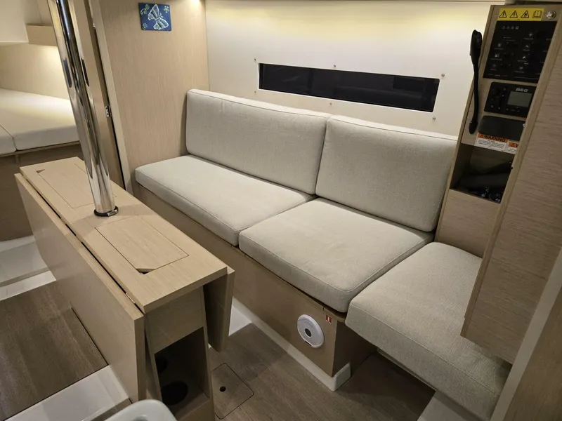 Slide: The Image of Beneteau Oceanis 30.1 2021 - 24