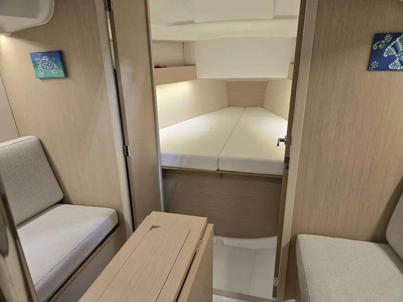 Slide: The Image of Beneteau Oceanis 30.1 2021 - 25