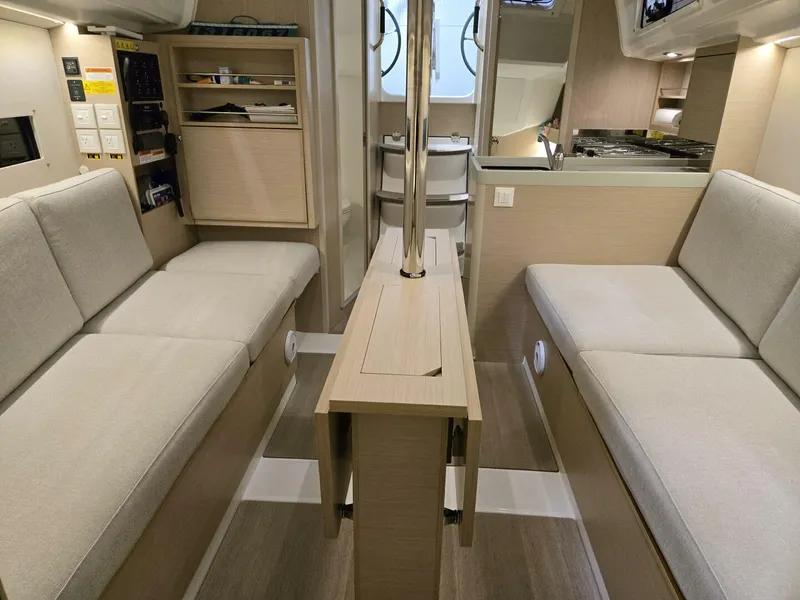 Slide: The Image of Beneteau Oceanis 30.1 2021 - 28