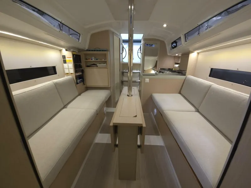 Slide: The Image of Beneteau Oceanis 30.1 2021 - 29