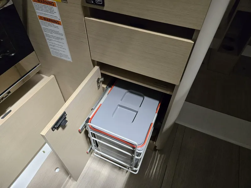 Slide: The Image of Beneteau Oceanis 30.1 2021 - 38