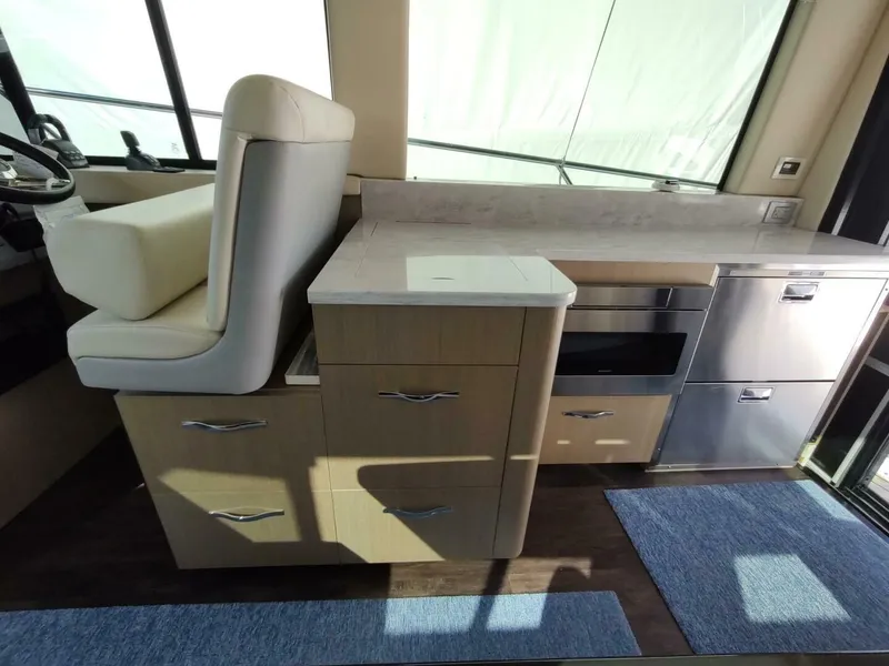 Slide: The Image of Regal 42 Fly 2021 - 46