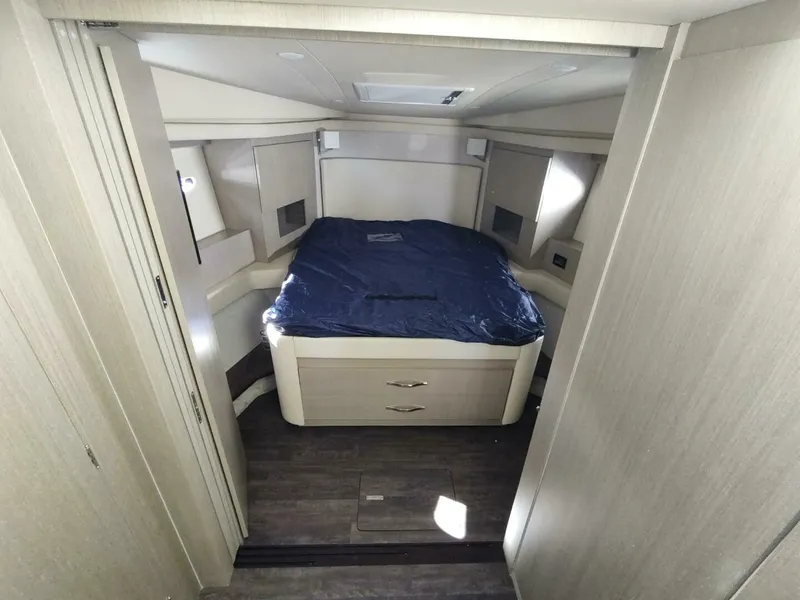 Slide: The Image of Regal 42 Fly 2021 - 56
