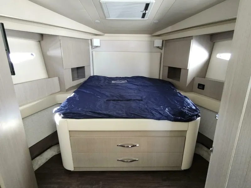 Slide: The Image of Regal 42 Fly 2021 - 58