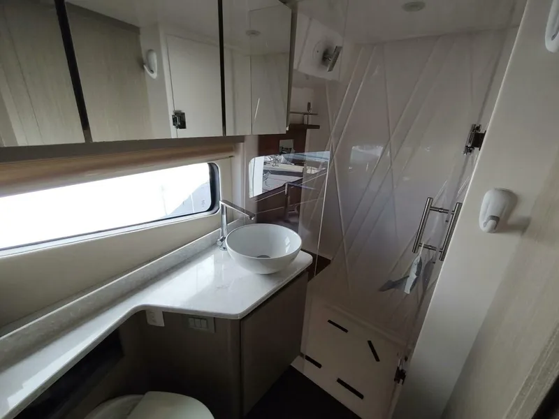 Slide: The Image of Regal 42 Fly 2021 - 61