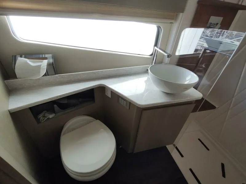 Slide: The Image of Regal 42 Fly 2021 - 63