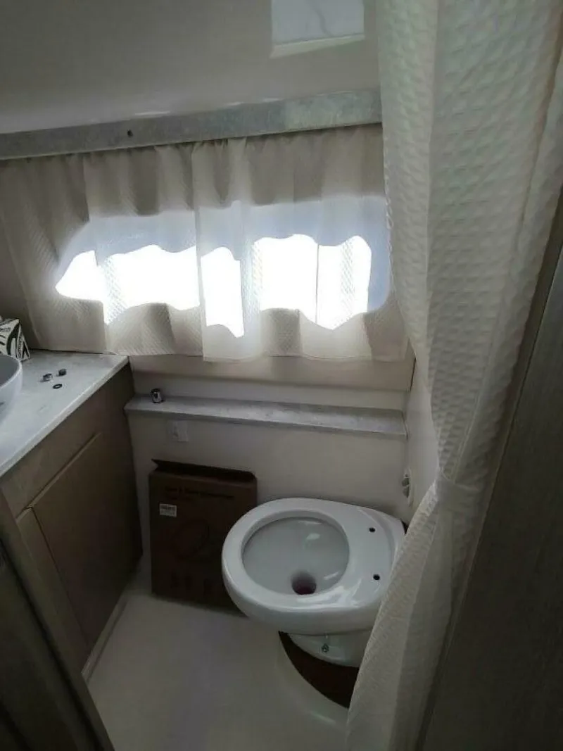 Slide: The Image of Regal 42 Fly 2021 - 67