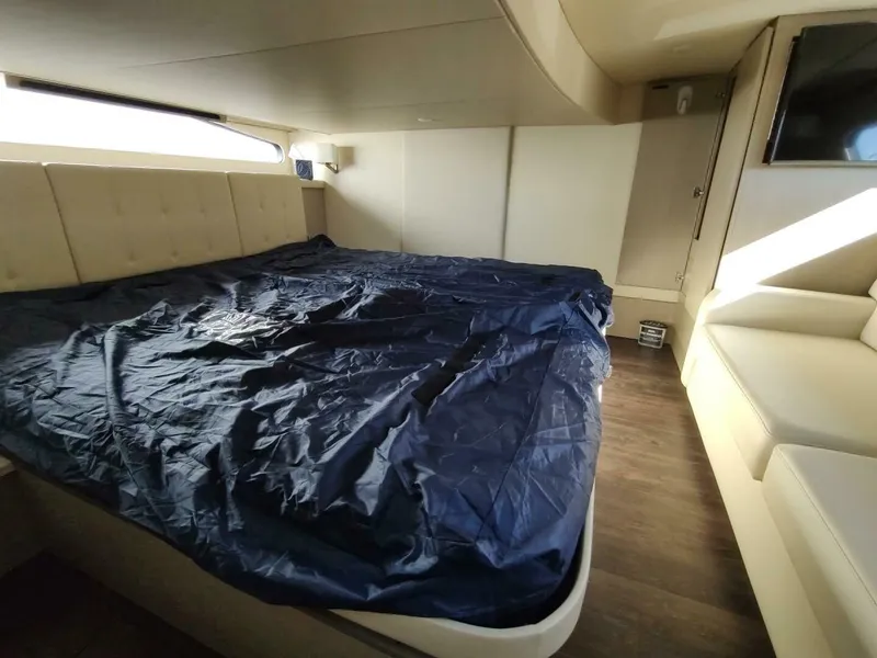 Slide: The Image of Regal 42 Fly 2021 - 70