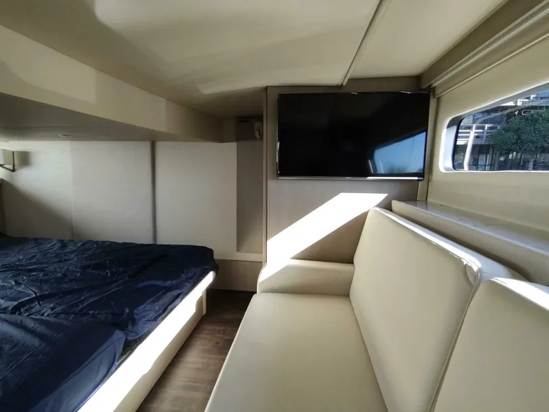 Slide: The Image of Regal 42 Fly 2021 - 75
