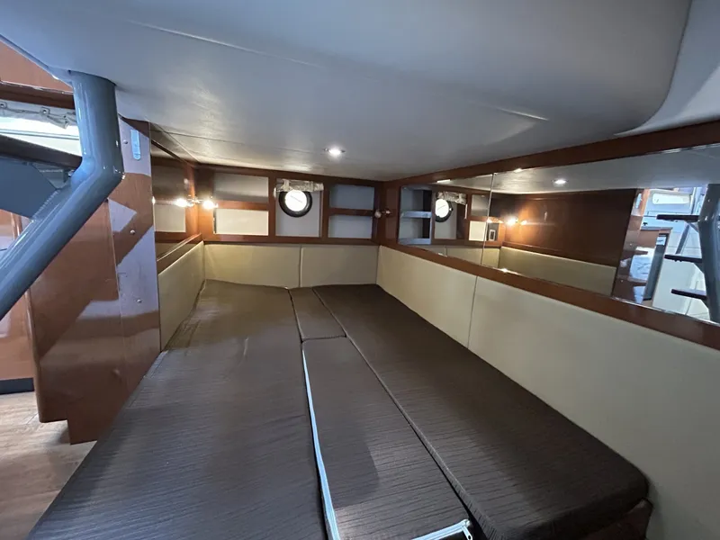 Slide: The Image of Sea Ray 350 Sundancer 2014 - 13