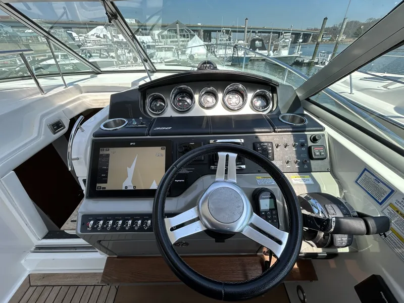 Slide: The Image of Sea Ray 350 Sundancer 2014 - 7