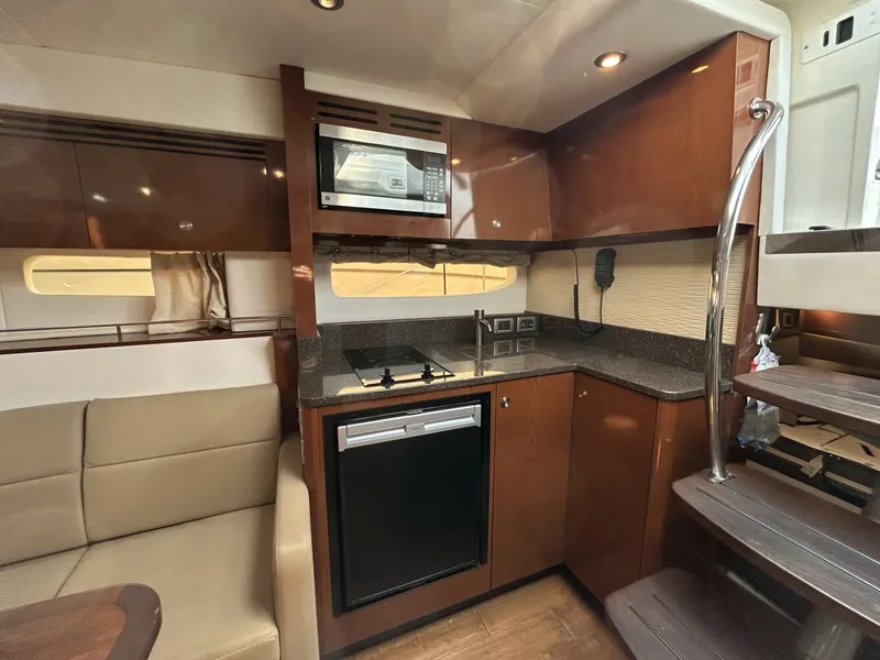 Slide: The Image of Sea Ray 350 Sundancer 2014 - 9