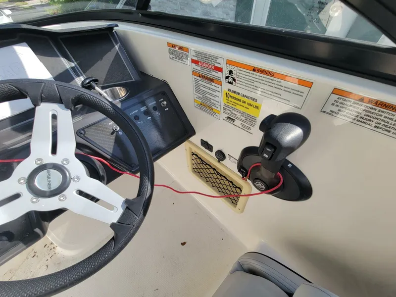 Slide: The Image of Bayliner VR6 OB 2023 - 18