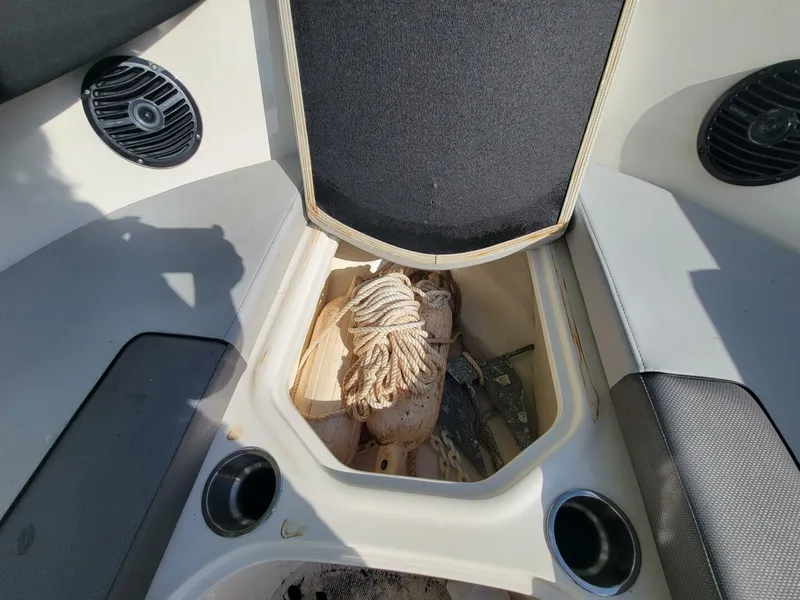 Slide: The Image of Bayliner VR6 OB 2023 - 30