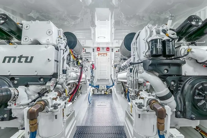 Slide: The Image of Viking 68 Enclosed Bridge 2019 - 18