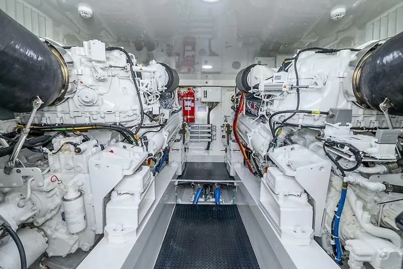 Slide: The Image of Viking 68 Enclosed Bridge 2019 - 19