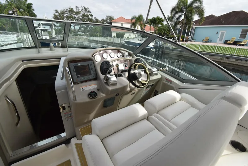 Slide: The Image of Sea Ray 320 Sundancer 2006 - 10