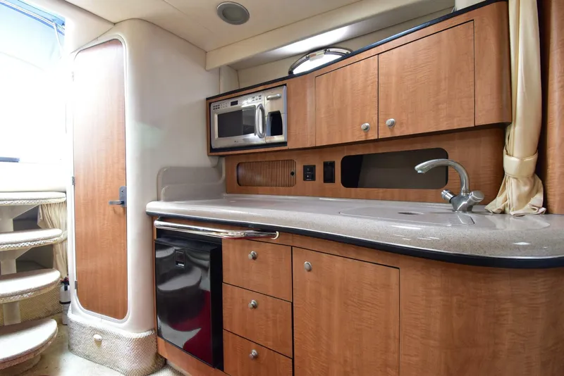 Slide: The Image of Sea Ray 320 Sundancer 2006 - 22