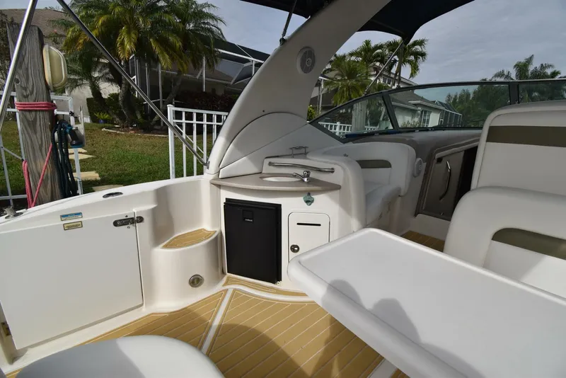 Slide: The Image of Sea Ray 320 Sundancer 2006 - 9