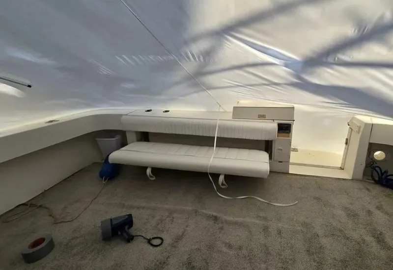 Slide: The Image of Sea Ray 330 Express 1998 - 15